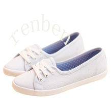 Hot Arriving Women′s Classic Canvas Shoes